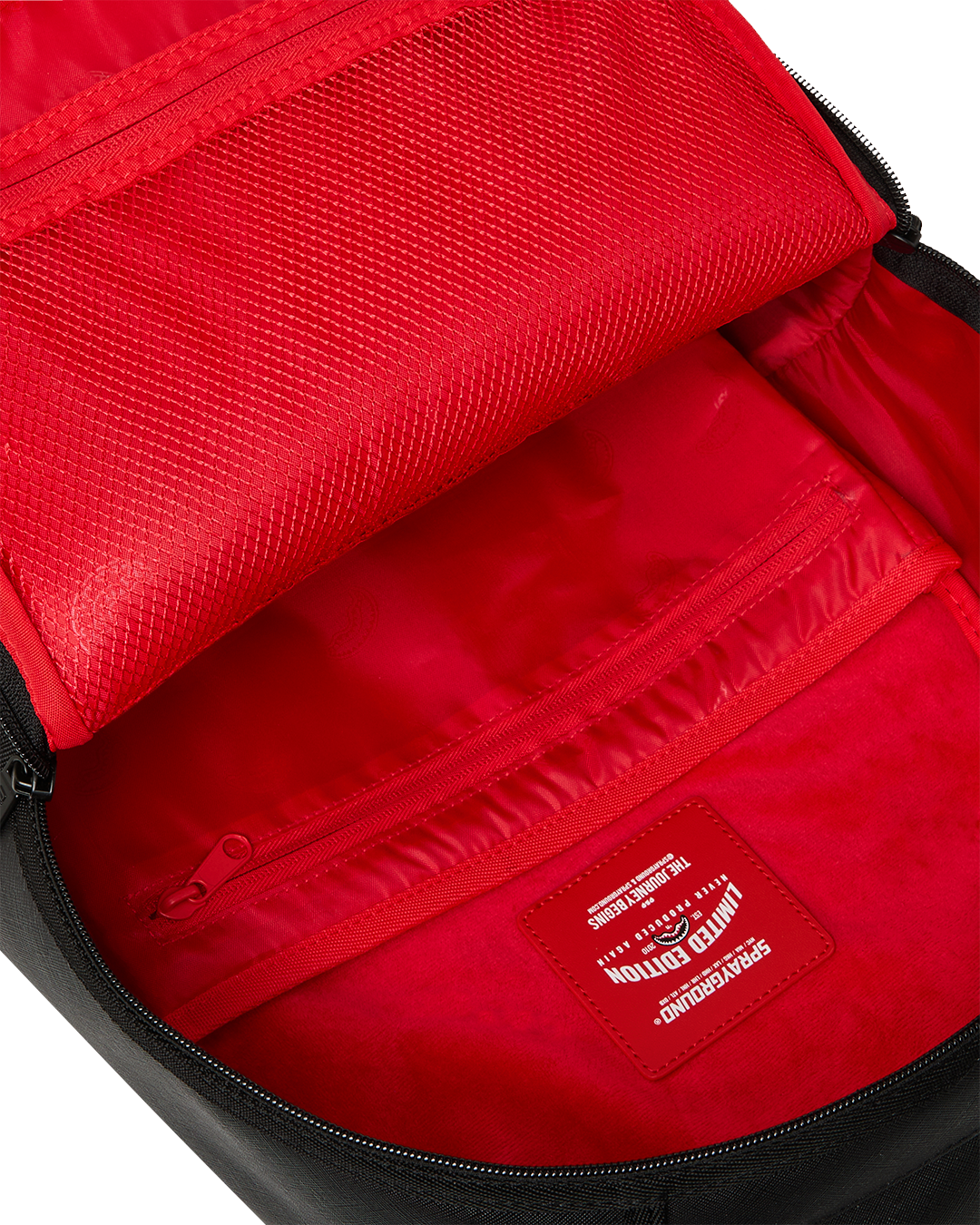 SHARK CENTRAL - THREAD COUNT BACKPACK